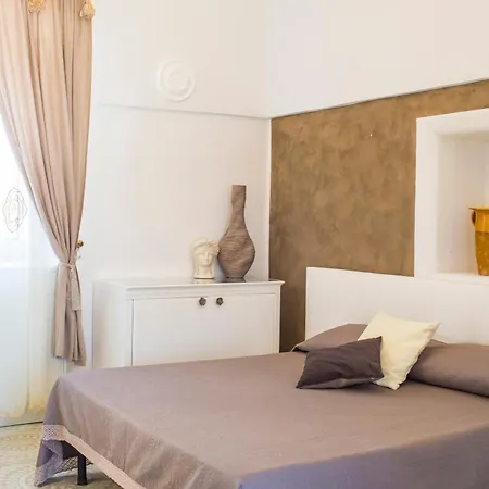 לינה וארוחת בוקר Masseria Sant'elia 3*