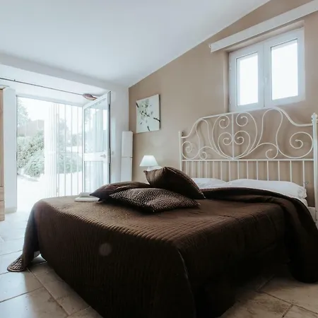 Masseria Sant'elia Bed & Breakfast